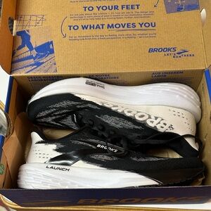 Brooks Launch Sneakers Women